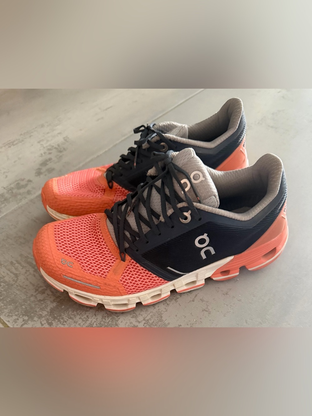 On Cloudflyer Women's Athletic Shoes in Coral and Navy Blue size 6.5